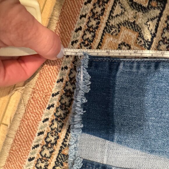 Good American Jeans - Picture 5 of 6